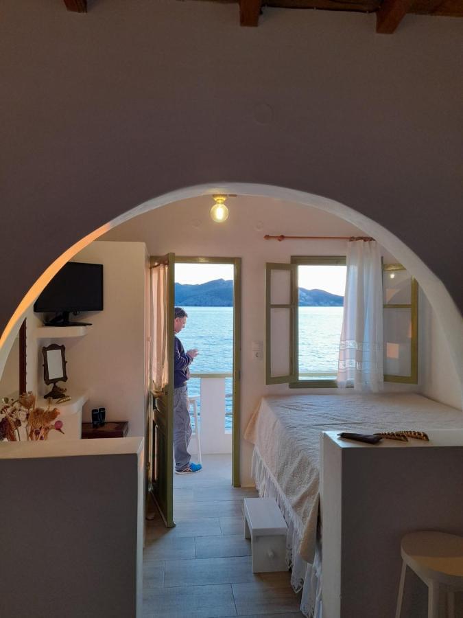 פלאקה Milos By The Sea - Eco House מראה חיצוני תמונה